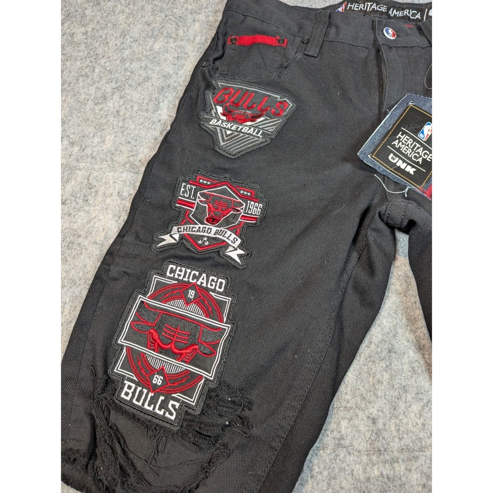 NBA UNK Mens Jeans Chicago Bulls Embroidered Y2K Shorts Black W34 Patches NWT - Picture 3 of 14